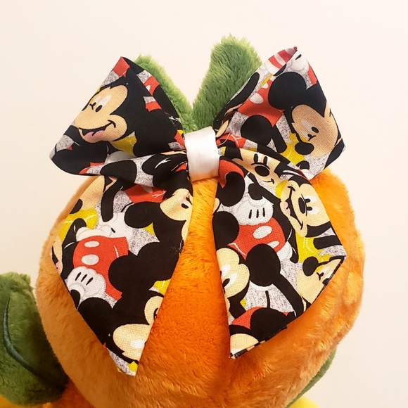 Disney Christmas 2025 Lil Rin Rin Plush Badge Red New